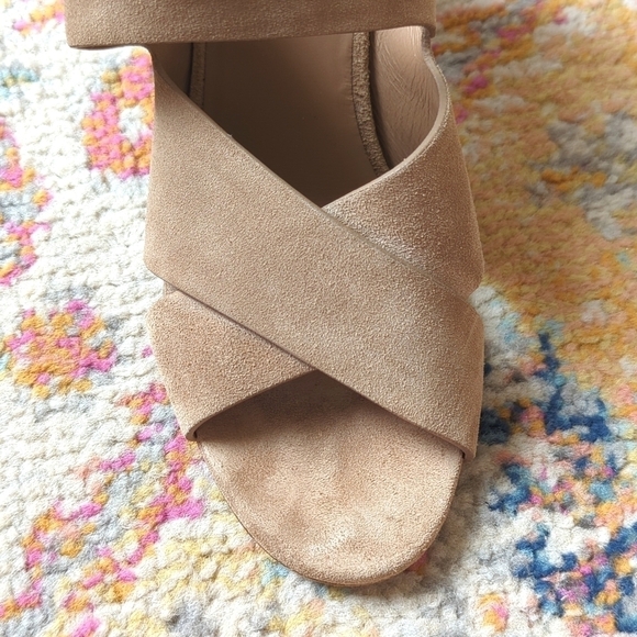 Vince Farrah Suede Leather Criss Cross Open Toe Stacked Block Heel Sandals Tan 9 - Picture 11 of 15